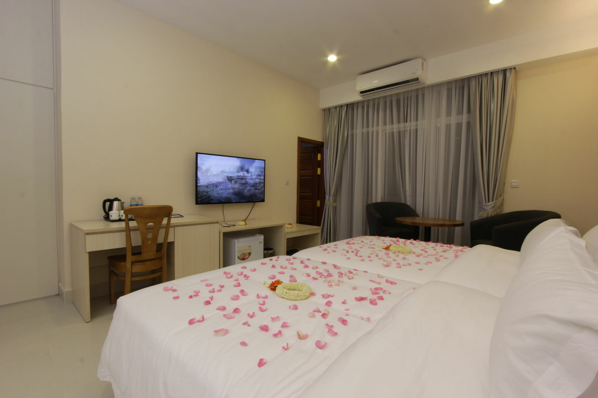 Yazhou Foryou Hotel Phnom Penh Exterior photo